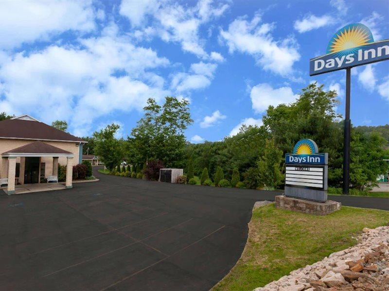 Days Inn By Wyndham Donegal Exterior foto