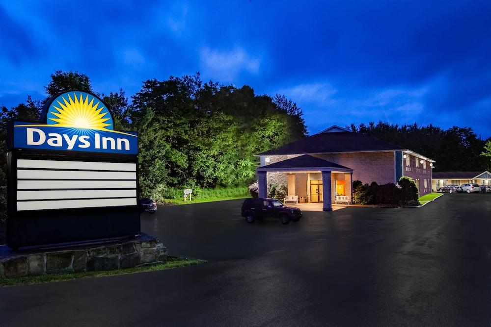Days Inn By Wyndham Donegal Exterior foto