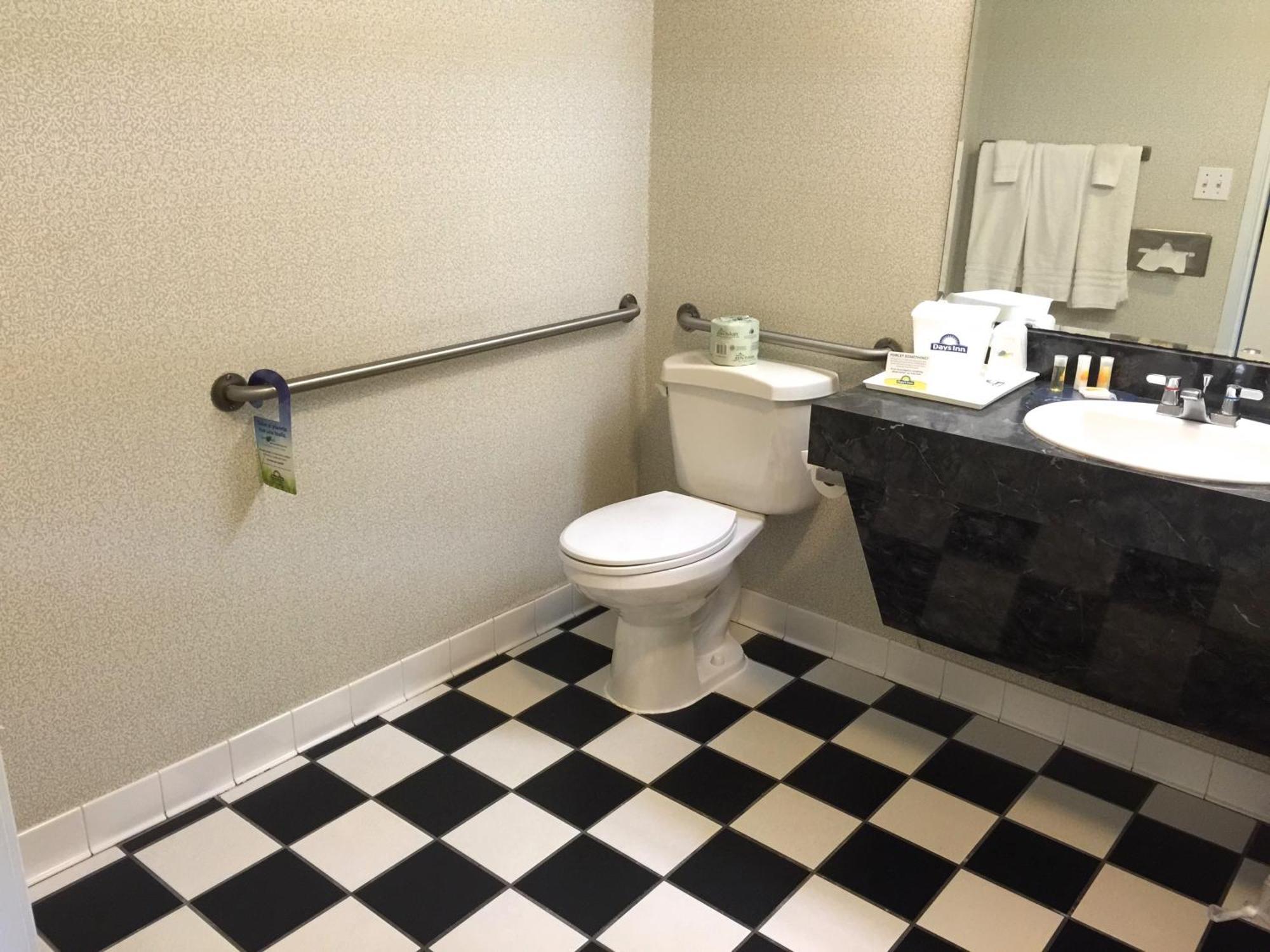 Days Inn By Wyndham Donegal Habitación foto