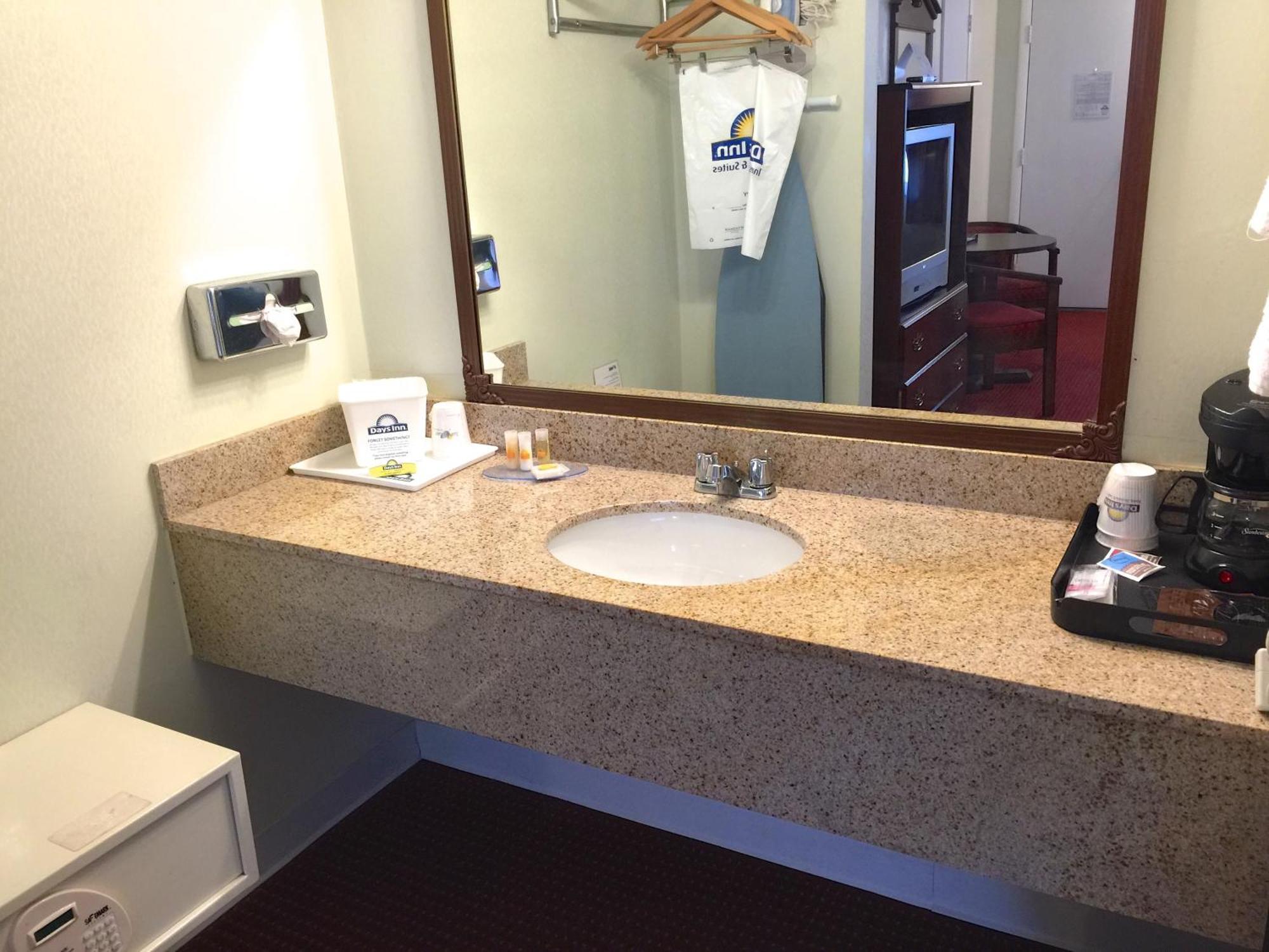 Days Inn By Wyndham Donegal Habitación foto